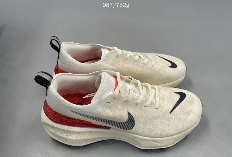 Nike ZoomX Invincible Run 3 Sneakers