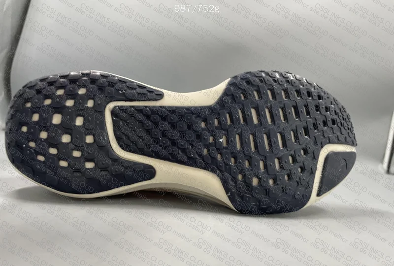 Nike ZoomX Invincible Run 3 Sneakers 8