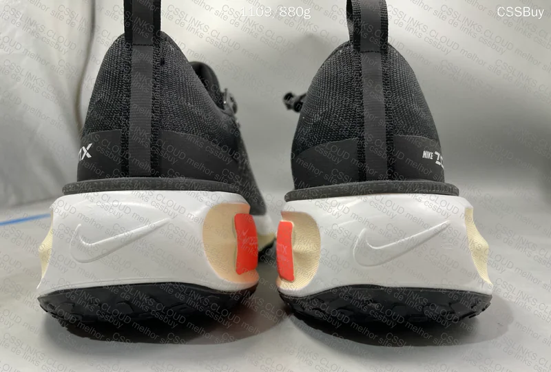 Nike ZoomX Invincible Run Flyknit 3 Sneakers 2