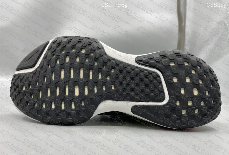 Nike ZoomX Invincible Run Flyknit 3 Sneakers 3