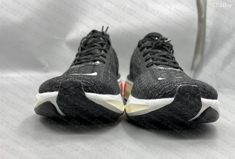 Nike ZoomX Invincible Run Flyknit 3 Sneakers 4