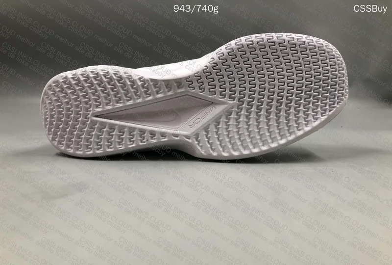 NikeCourt Vapor Lite Sneakers 7