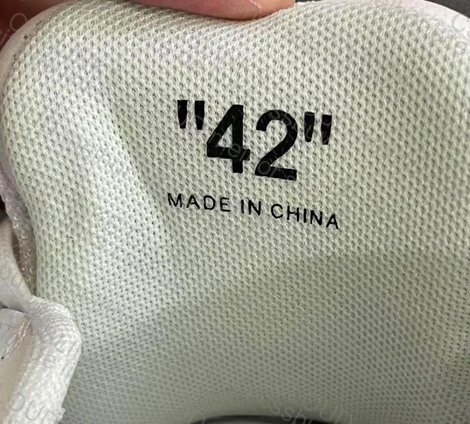 Off-White Sneakers 4