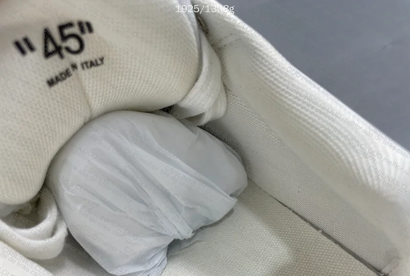 Off-White Sneakers 5