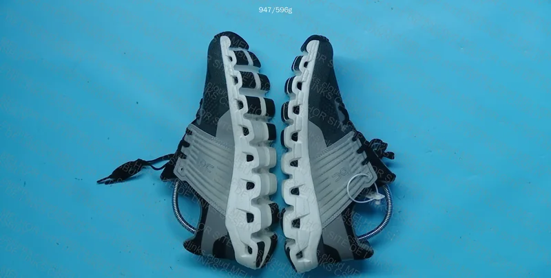 ON Sneakers