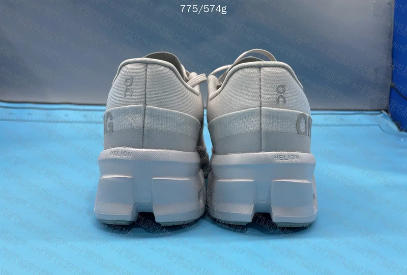 ON Sneakers 3