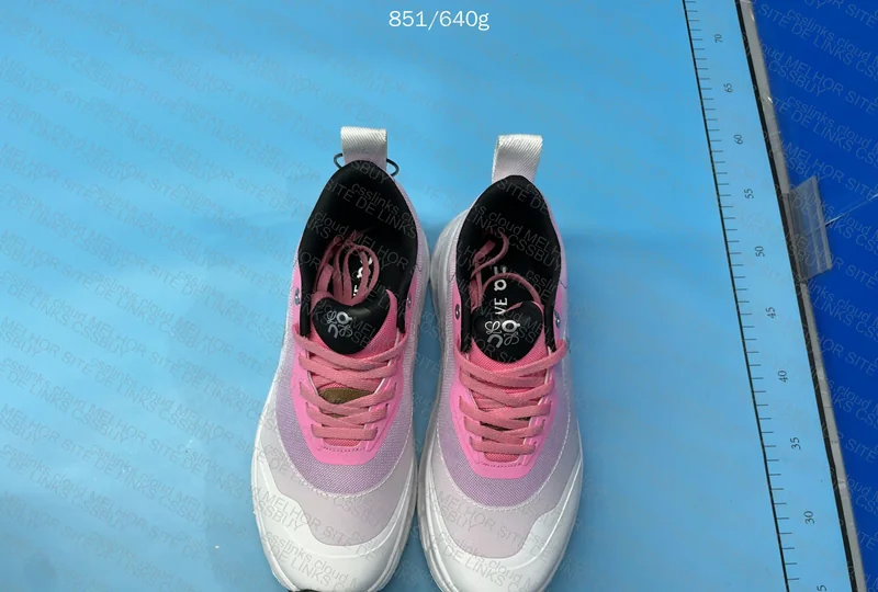 ON Sneakers
