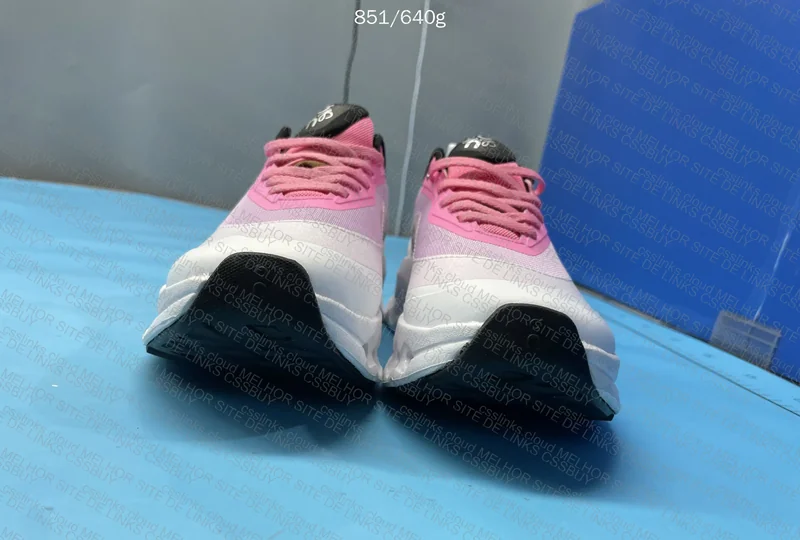 ON Sneakers 2