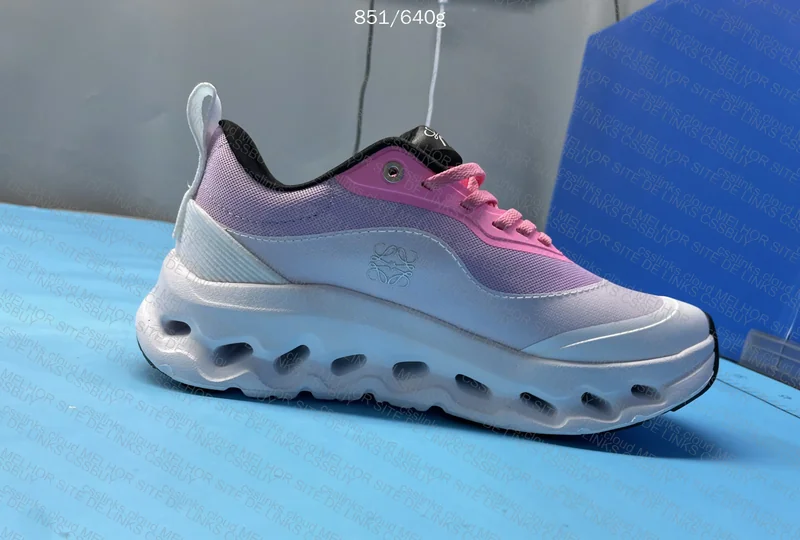 ON Sneakers 4