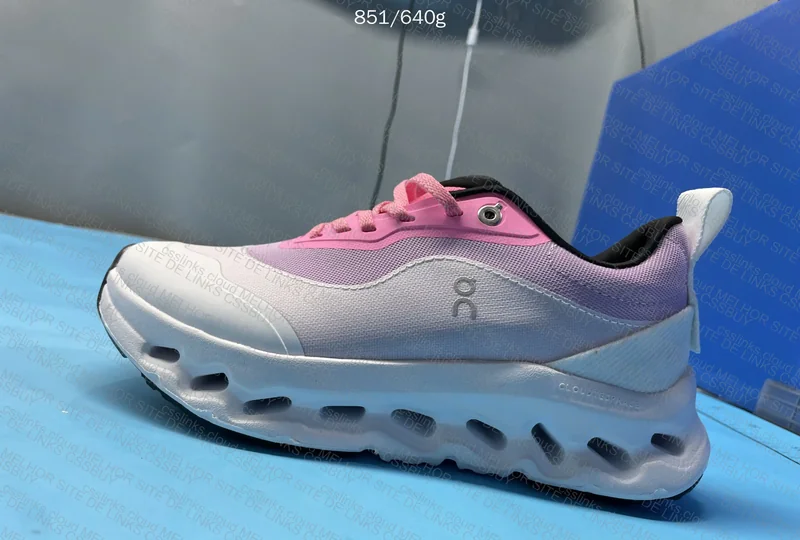 ON Sneakers 5