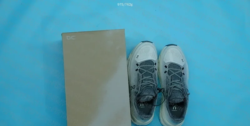 ON Sneakers