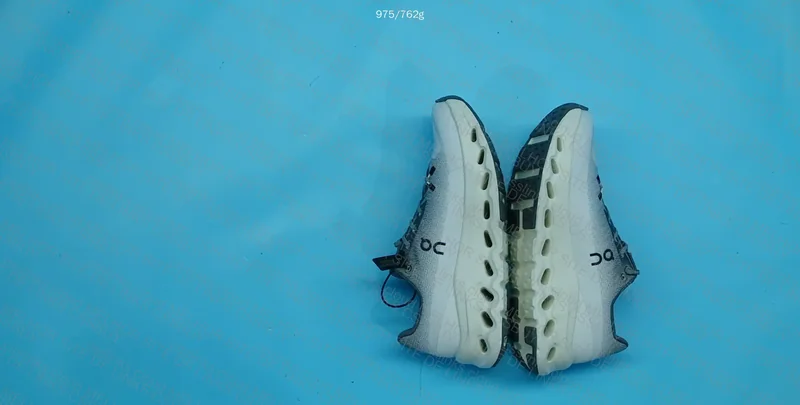 ON Sneakers 2
