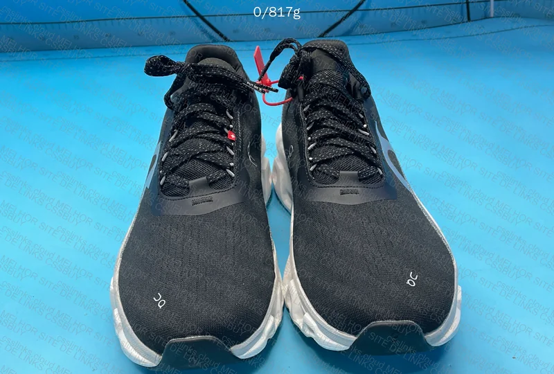 ON Sneakers 3