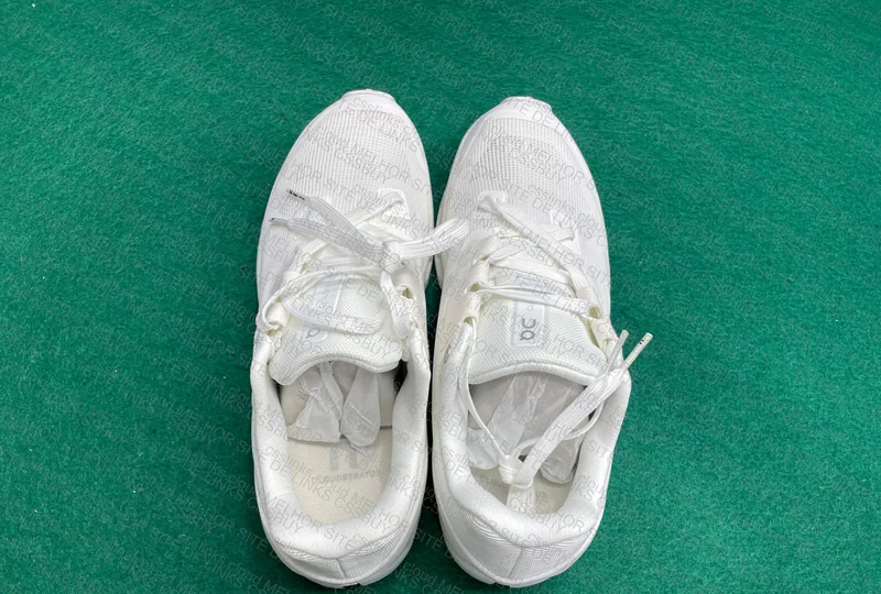 ON Sneakers 2