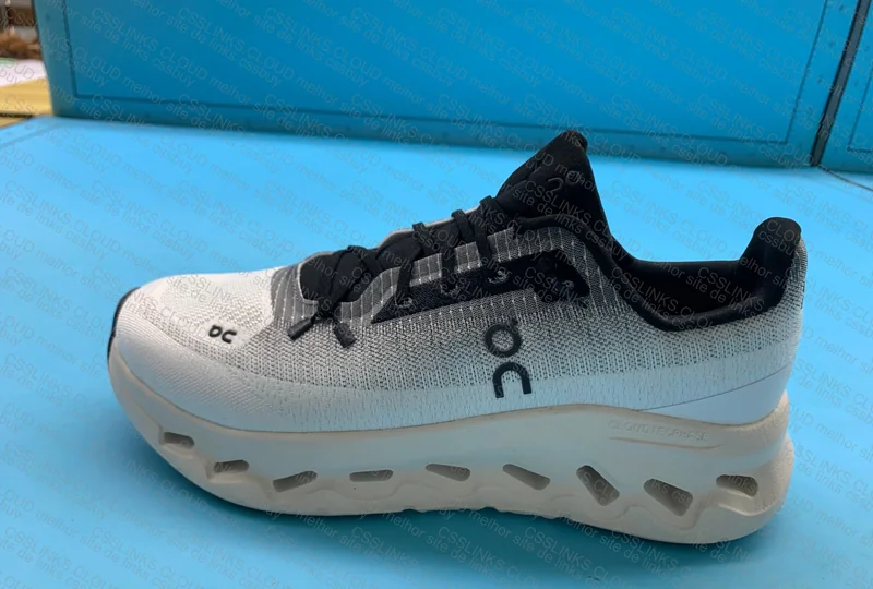 ON Cloud Sneakers 8