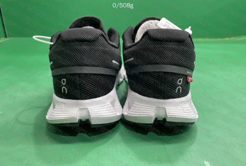 ON Cloud 5 Sneakers
