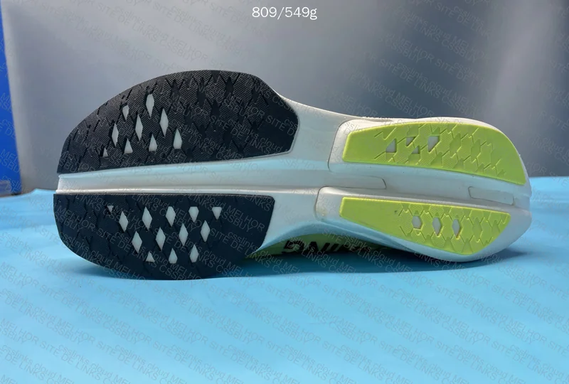 ON Cloudboom Strike Sneakers 9
