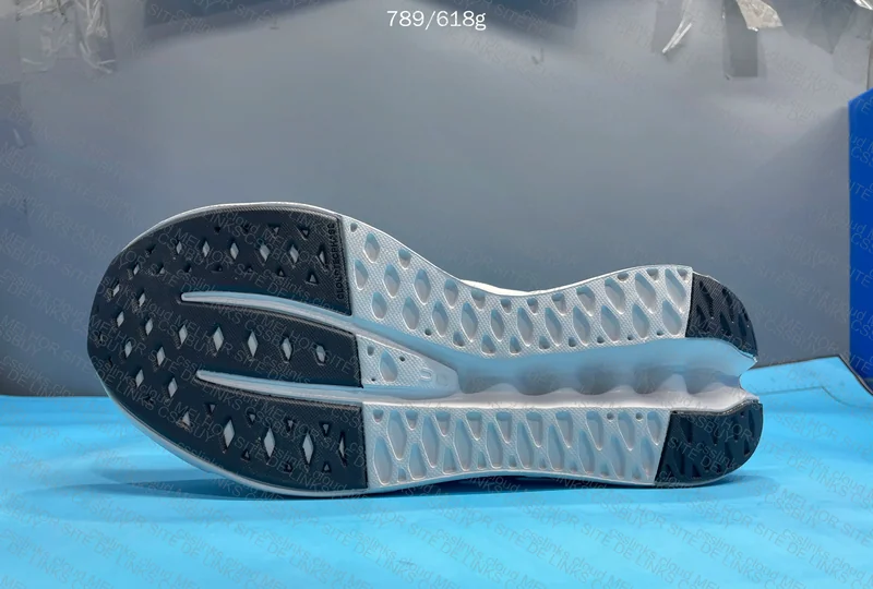 ON CloudSurfer Dad Sneakers 5
