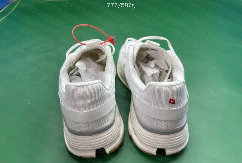 ON Cloudtec 777g Sneakers