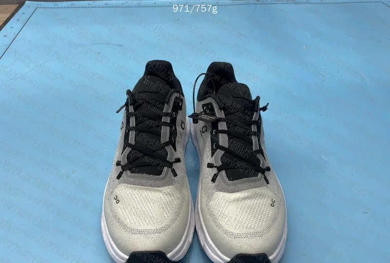 ON Cloudtilt Sneakers