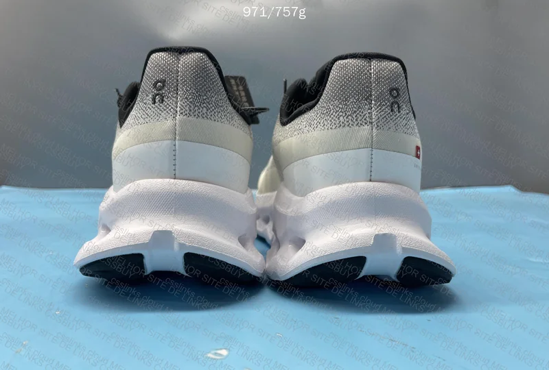 ON Cloudtilt Sneakers 3