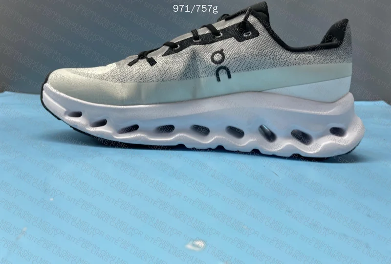 ON Cloudtilt Sneakers 5