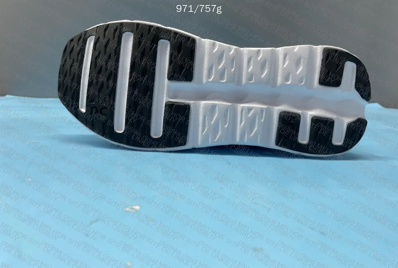 ON Cloudtilt Sneakers 6