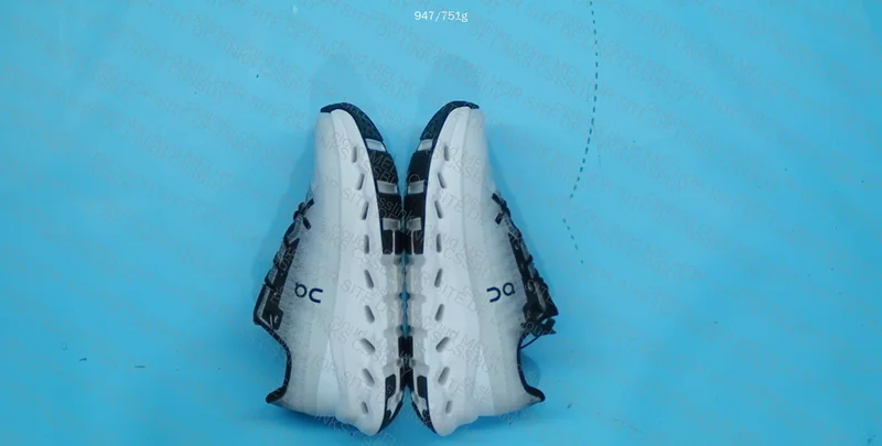 ON Cloudtilt Sneakers 3