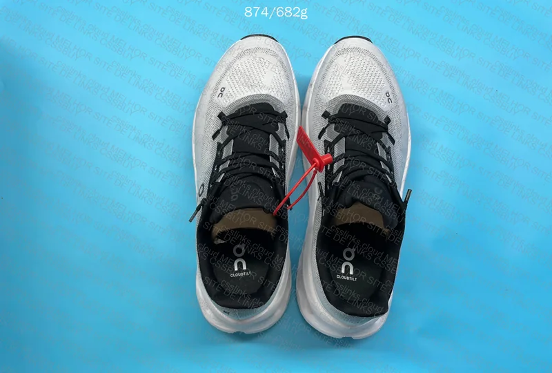 ON Cloudtilt Sneakers