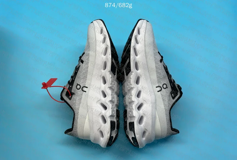 ON Cloudtilt Sneakers 2