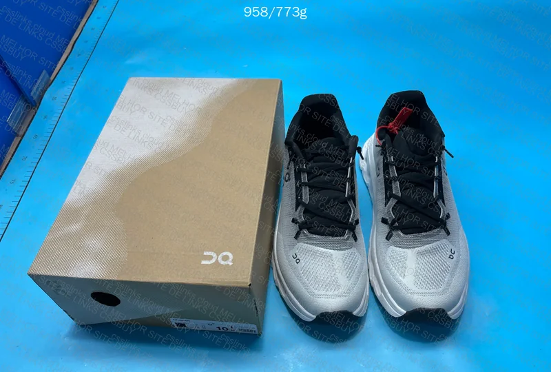 ON Cloudtilt Sneakers 3