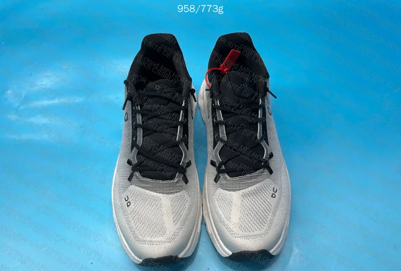 ON Cloudtilt Sneakers 8