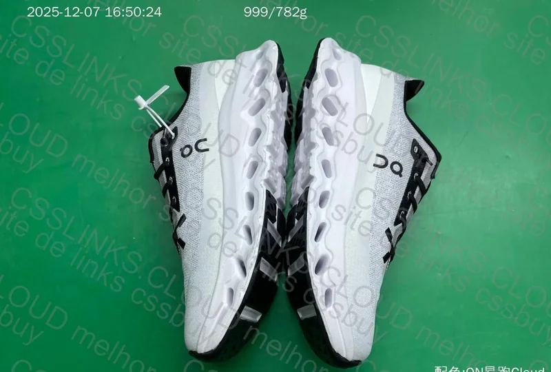 ON Cloudtilt Sneakers 6