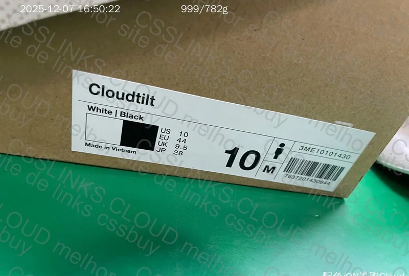 ON Cloudtilt Sneakers 7