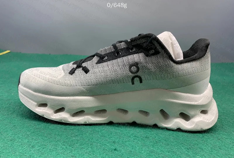 ON Cloudtilt Batch GX Sneakers 3