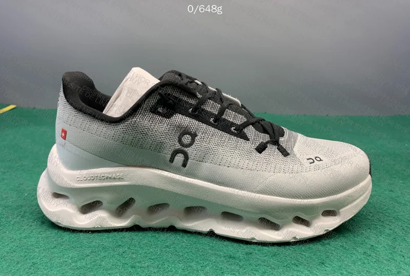 ON Cloudtilt Batch GX Sneakers 4