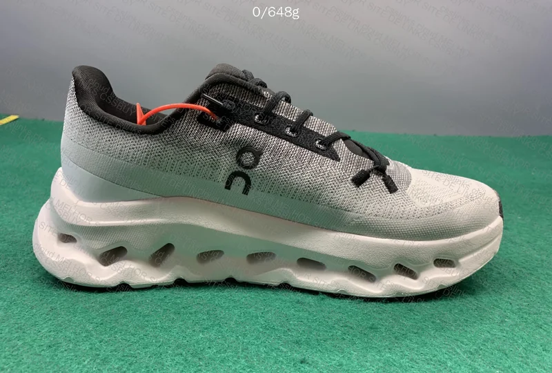 ON Cloudtilt Batch GX Sneakers 6