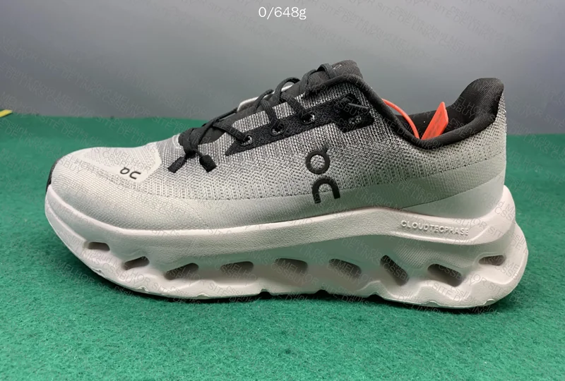 ON Cloudtilt Batch GX Sneakers 8