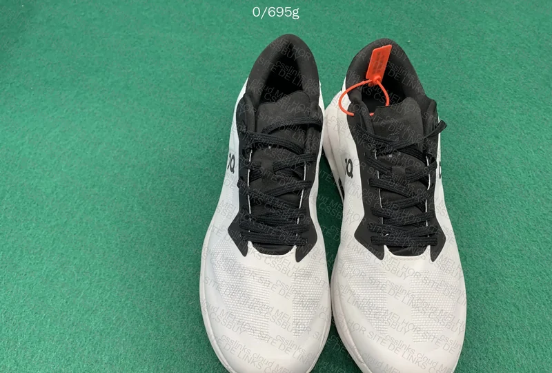 On Cloudzone Sneakers Batch GX