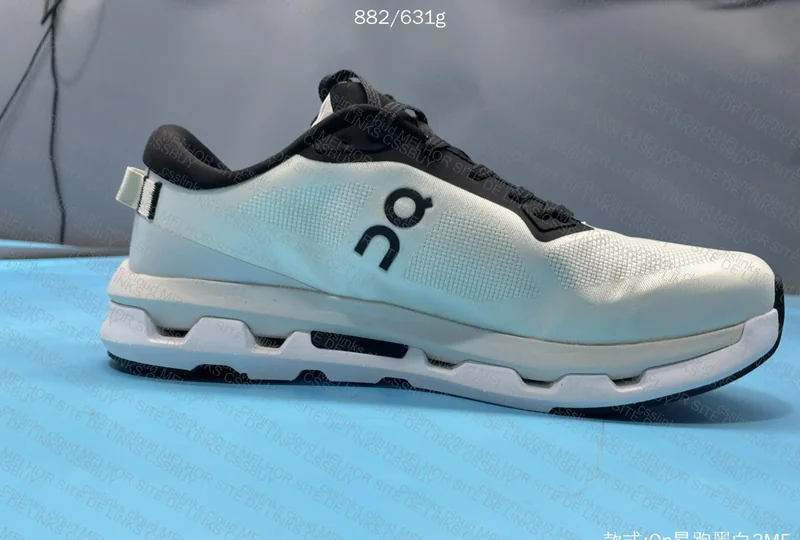 On Running Sneakers 7