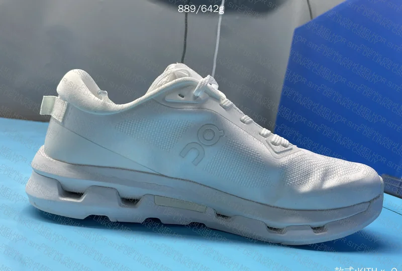 On Running Sneakers 4