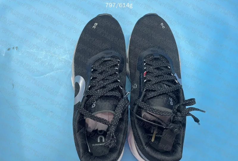 On Running Sneakers 2