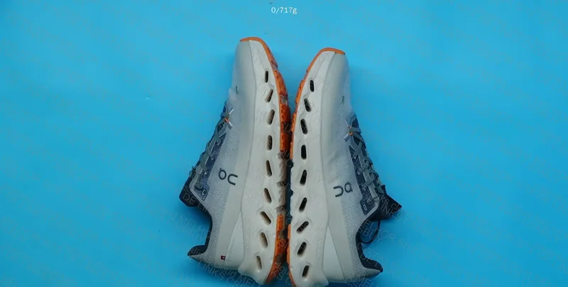 On Running Sneakers 3