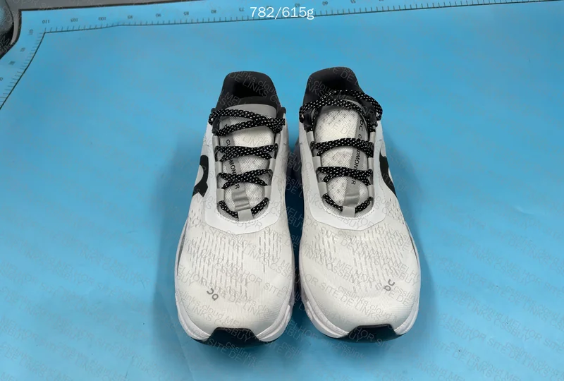 On Running Cloudmonster Male - Silver