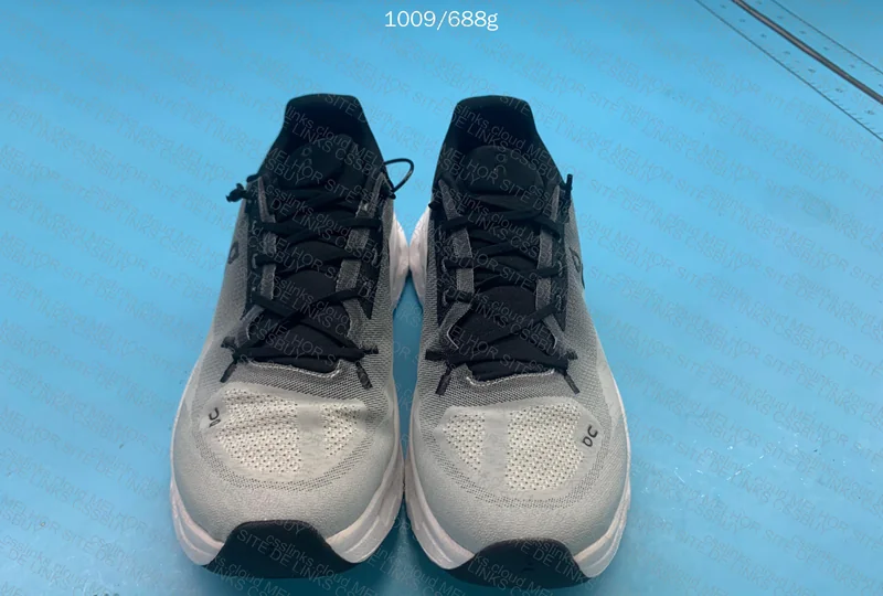 On Running Cloudtilt Sneakers 3