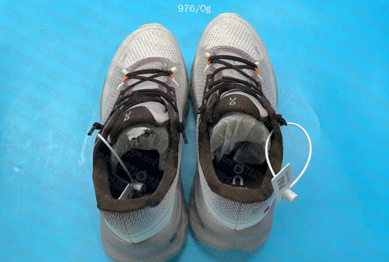 On Running Cloudtilt Sneakers 4