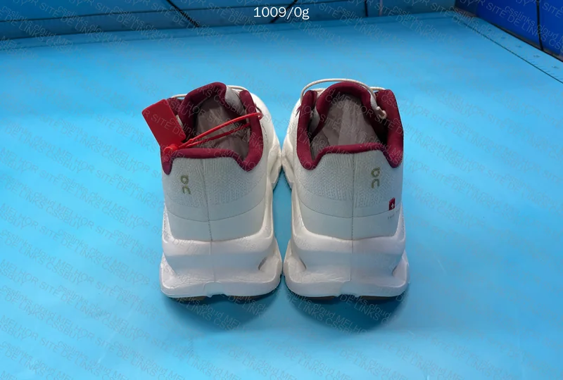 On Running Cloudtilt Sneakers 3
