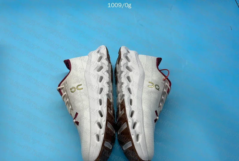 On Running Cloudtilt Sneakers 9