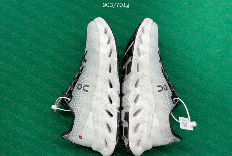 On Running Cloudtilt Sneakers 2