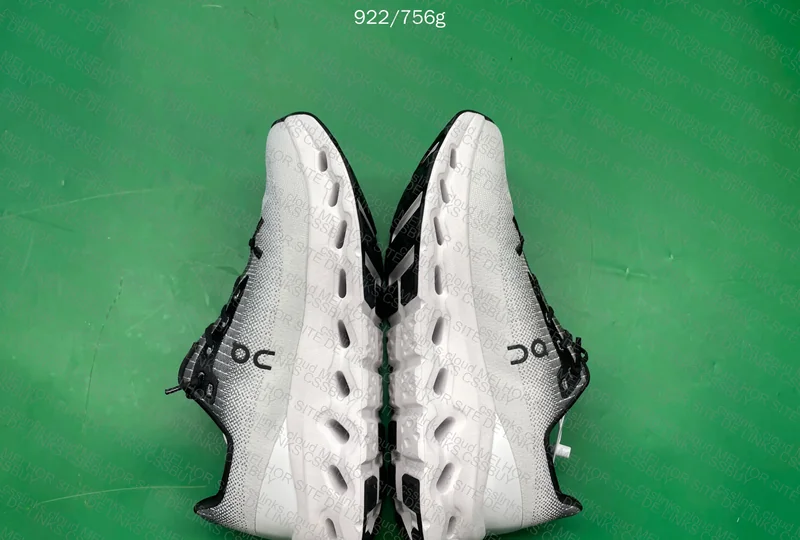On Running Cloudtilt Sneakers 2